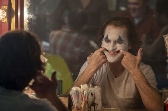 Post image for Phoenix shines in grueling character study ‘Joker’